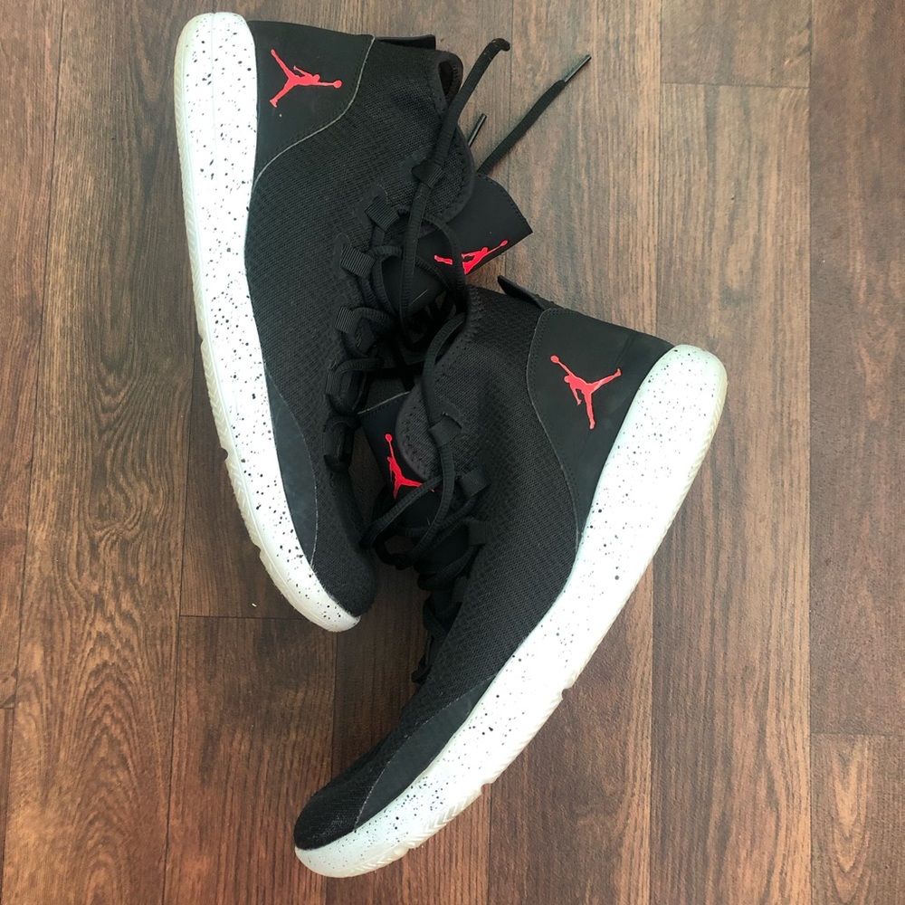 Jordan Reveal Size 12 GUC Authentic BOGO